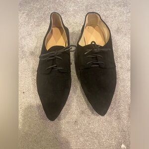 Woman’s Black Pointed Toe Flats, Size EUR 39